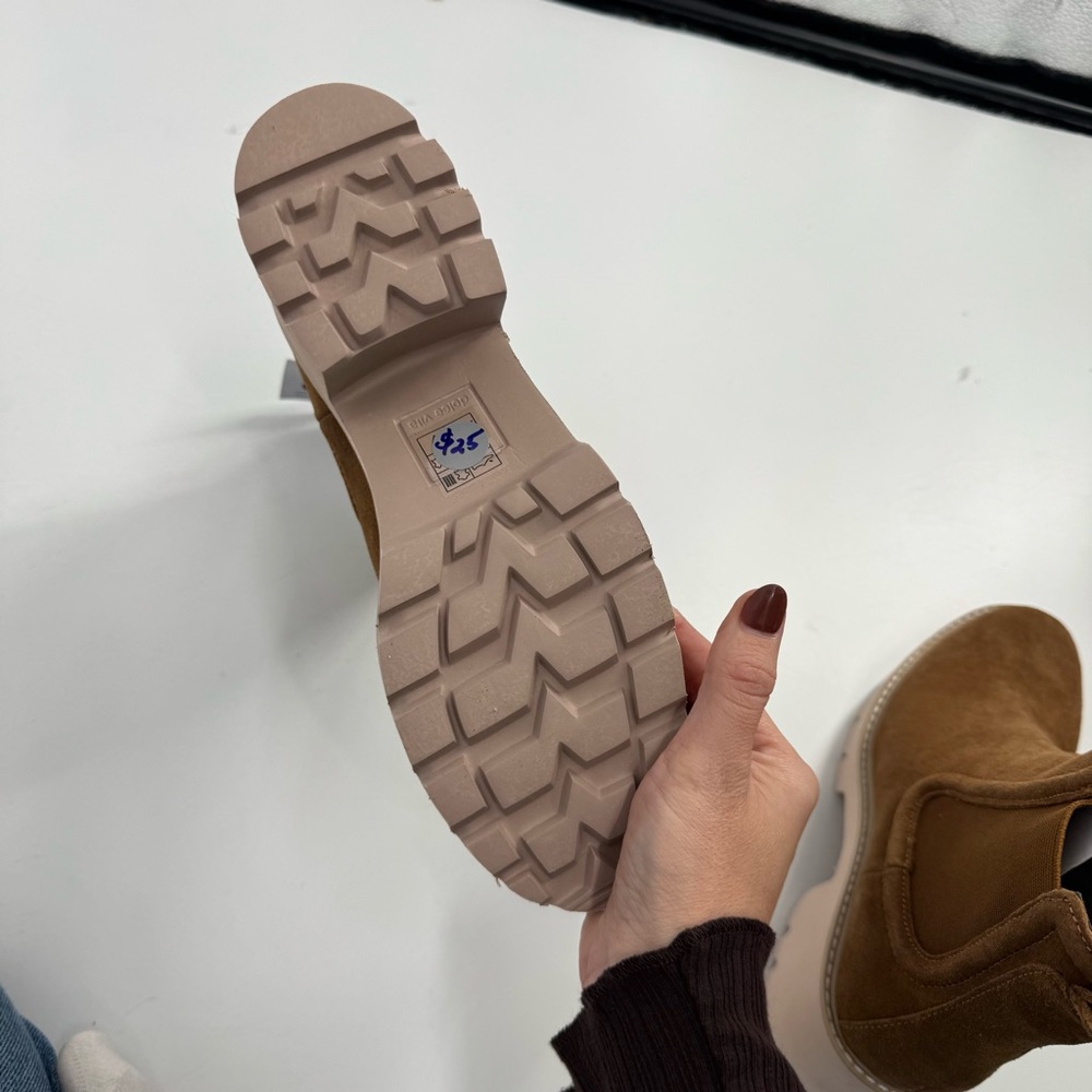 NWT Dolce Vita Hawk H20 Booties in chesnut - Picture 6 of 11